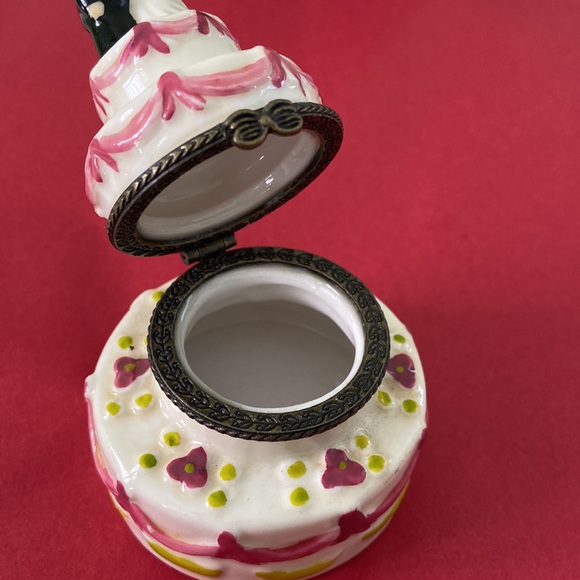 Vintage wedding engagement ring box keeper trinket keepsake box fairy ceramic - Picture 7 of 11